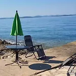 Old Fisherman's House * Banj