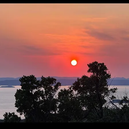 Old Fisherman's House Banj