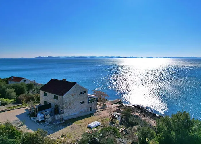 Old Fisherman's House Banj
