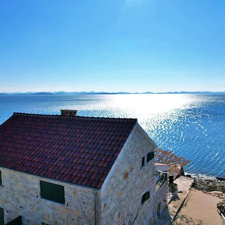Old Fisherman's House Banj
