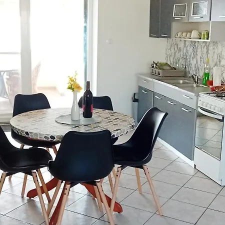 Old Fisherman's House Banj