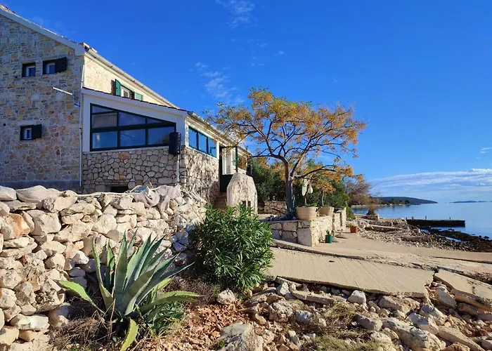 Old Fisherman's House Banj
