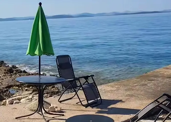 Old Fisherman's House * Banj