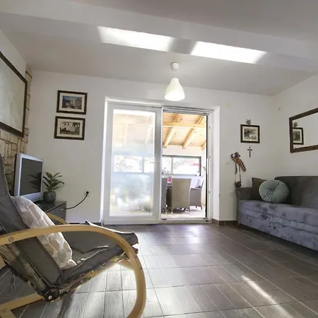 Old Fisherman's House Banj