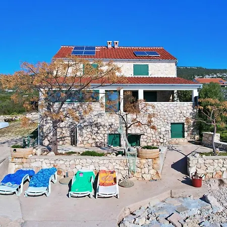 Old Fisherman's House * Banj