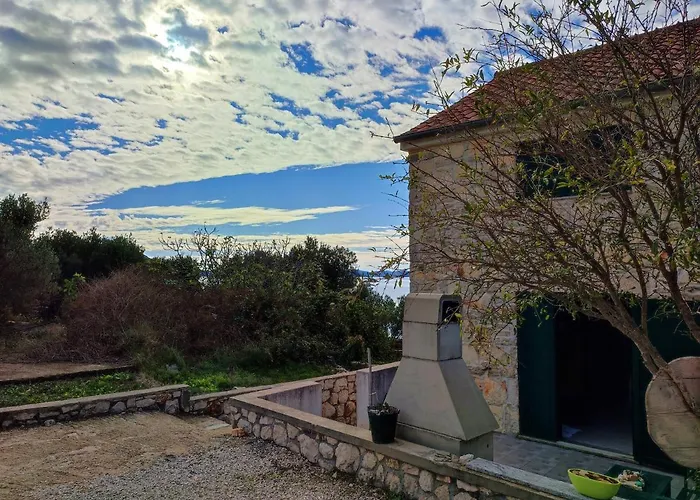 Old Fisherman's House Banj