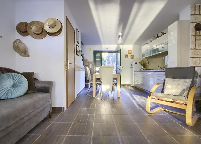 Old Fisherman's House Banj